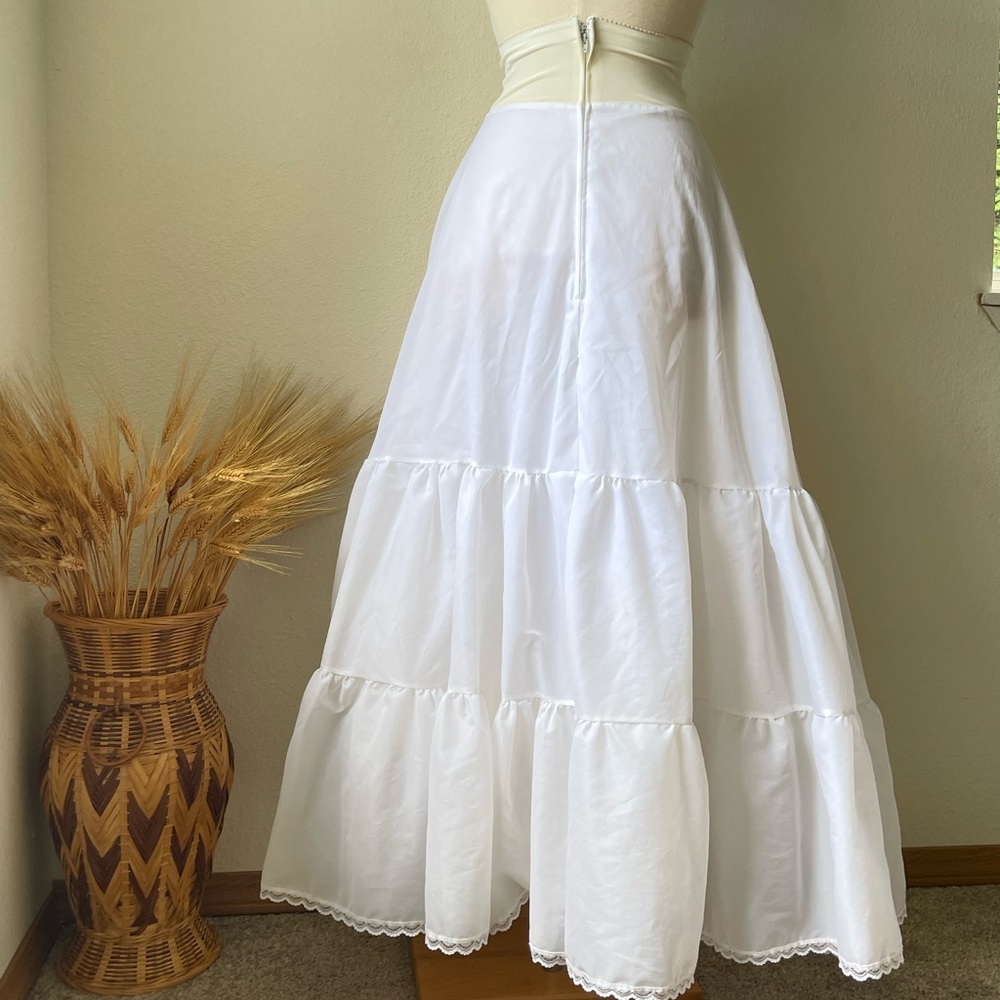 *sold* Vintage Full Skirt Tiered Petticoat Layered Tulle Bridal Crinoline - Picture 13 of 14